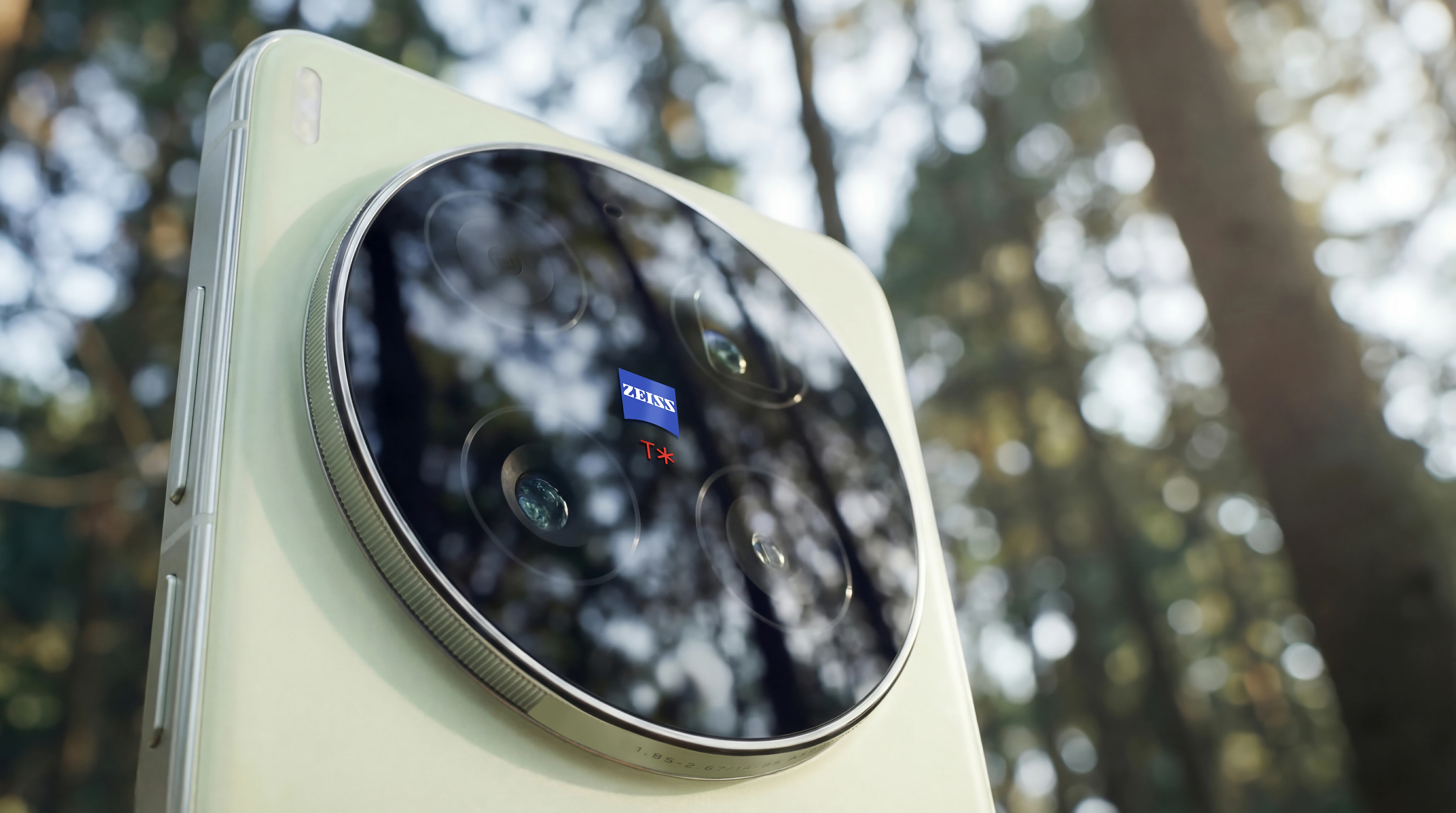 Camera module macro with forest bokeh